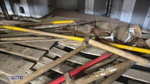 Quantity of garden tools - 4