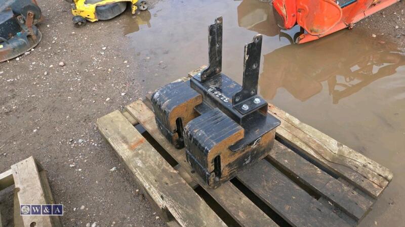 Set of compact tractor front weights