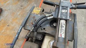 BELLE BULLDOG 20/140 hydraulic power pack c/w TEREX hydraulic breaker (339658?)(3397341) - 6