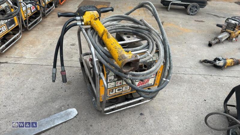 JCB BEAVER petrol hydraulic power pack c/w hose & breaker (3449447)(3416799)