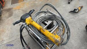 JCB BEAVER petrol hydraulic power pack c/w hose & breaker (3449447)(3416799) - 2