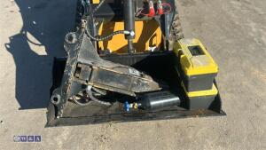 Mini skid steer loader c/w breaker - 8