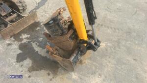 2019 jcb 8008 c/w 3 buckets - 9