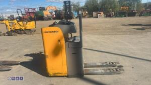 Jungheinrich ese120 pallet truck c/w charger - 6