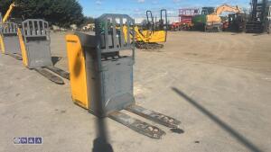 Jungheinrich ese120 pallet truck c/w charger - 7