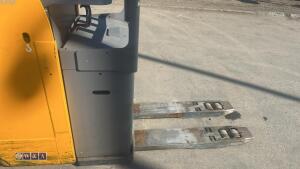 Jungheinrich ese120 pallet truck c/w charger - 11