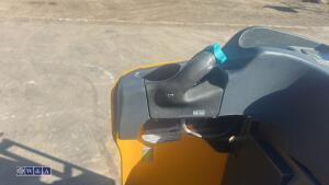 Jungheinrich ese120 pallet truck c/w charger - 14