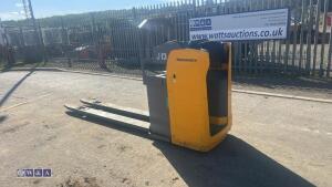 Jungheinrich ese 120 pallet truck c/w charger - 3