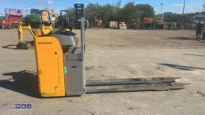 Jungheinrich ese 120 pallet truck c/w charger - 6