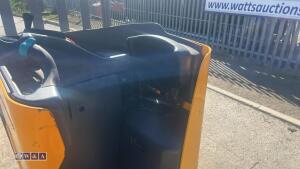 Jungheinrich ese 120 pallet truck c/w charger - 11