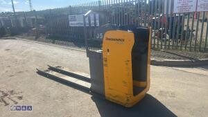 Jungheinrich ese 120 pallet truck c/w charger - 3