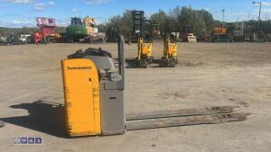 Jungheinrich ese 120 pallet truck c/w charger - 6