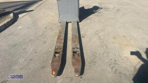 Jungheinrich ese 120 pallet truck c/w charger - 9