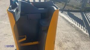 Jungheinrich ese 120 pallet truck c/w charger - 10