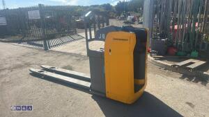 Jungheinrich ese 120 pallet truck c/w charger - 4