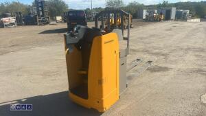 Jungheinrich ese 120 pallet truck c/w charger - 6