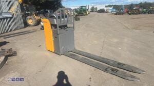 Jungheinrich ese 120 pallet truck c/w charger - 11