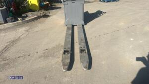 Jungheinrich ese 120 pallet truck c/w charger - 14