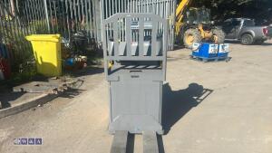 Jungheinrich ese 120 pallet truck c/w charger - 16
