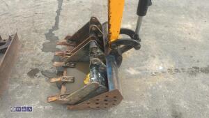 2021 jcb 8008 micro c/w 3 buckets - 8