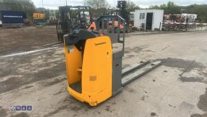 Jungheinrich ese120 battery pallet truck c/w charger - 3