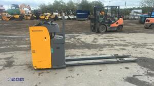 Jungheinrich ese120 battery pallet truck c/w charger - 4