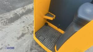 Jungheinrich ese120 battery pallet truck c/w charger - 10