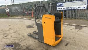 Jungheinrich ese 120 battery pallet truck c/w charger - 2