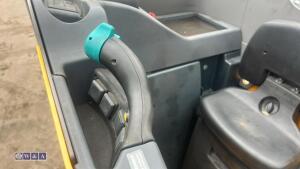 Jungheinrich ese 120 battery pallet truck c/w charger - 10