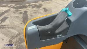 Jungheinrich ese 120 battery pallet truck c/w charger - 11