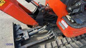 2018 Kubota Kx008-3 c/w 2 buckets - 13