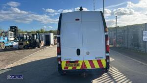 Vauxhall vivaro bi turbo - 9