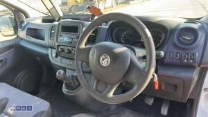 Vauxhall vivaro bi turbo - 25