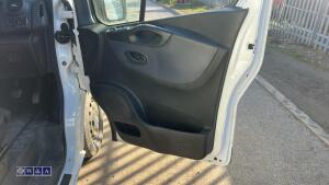 Vauxhall vivaro bi turbo - 26