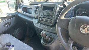 Vauxhall vivaro bi turbo - 36