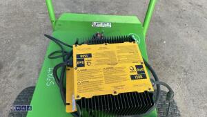 2019 MEAN GREEN lithium battery commercial mower c/w charger s/n111345 - 7
