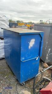 Wheeled site vault (large) - 4