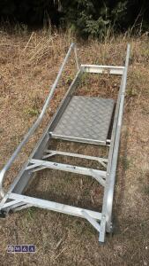 Aluminium stepladder