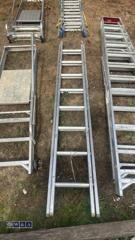 Aluminium double extendable ladder