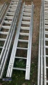 Aluminium triple extendable ladder - 2