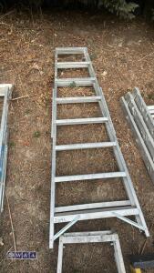 Aluminium stepladder