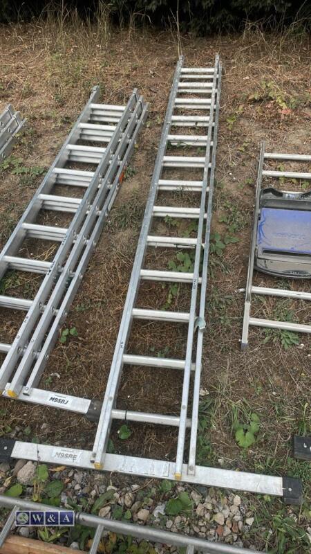 Aluminium double extendable ladder