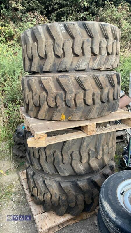 Set of wheels & tyres (15-19.5)
