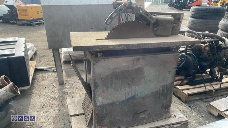 Table wood saw