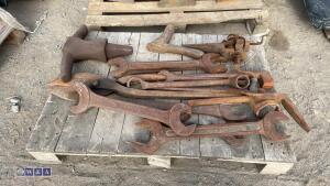 Quantity of blacksmith tools