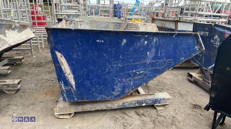 Forklift tipping skip
