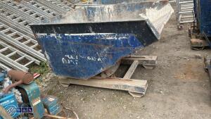 Forklift tipping skip - 2