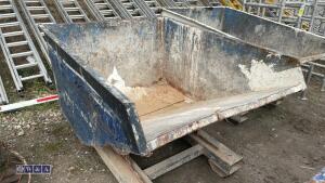 Forklift tipping skip - 4