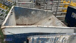 Forklift tipping skip - 6