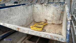 Forklift tipping skip - 7